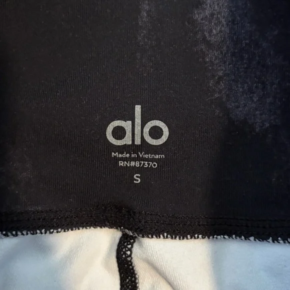 Alo Airbrush Leggings Marble Print Capri Size Small - Picture 4 of 4